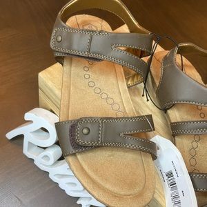 khombu sandals brown